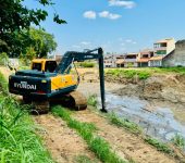 Saae-Sorocaba realiza manutenção preventiva em bacias de contenção no bairro Barcelona